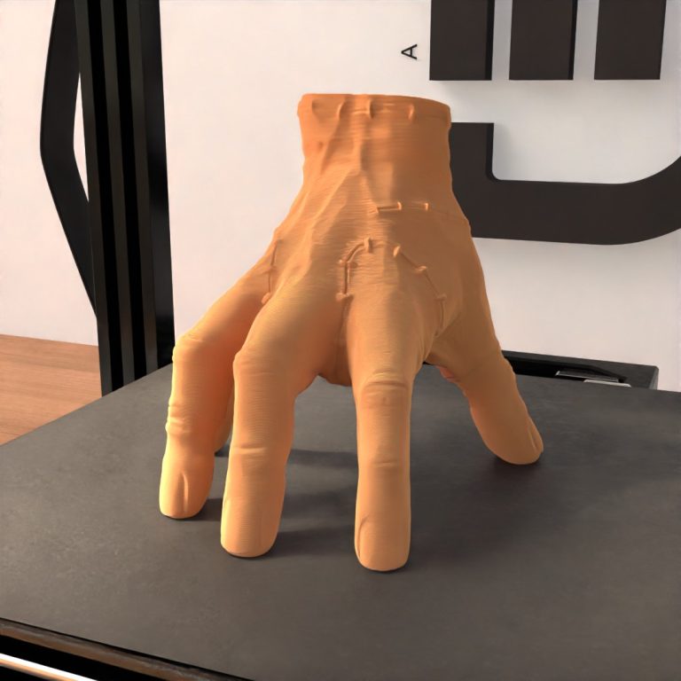 ماکت thing از سریال Wednesday